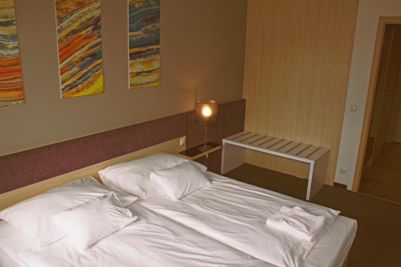 Orion Apartman Sarvar Ngoại thất bức ảnh