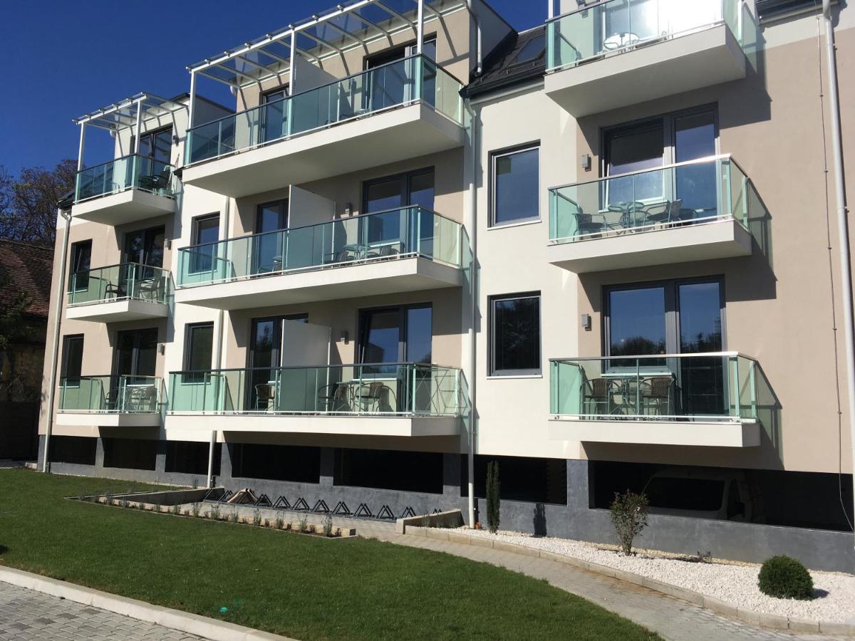 Orion Apartman Sarvar Ngoại thất bức ảnh